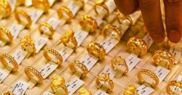 Giá vàng nhẫn vừa lập đỉnh gần 130 triệu đồng/lượng: Nữ nhân viên văn phòng mua vàng từ lúc 65 triệu, nay sở hữu gần 200 chỉ