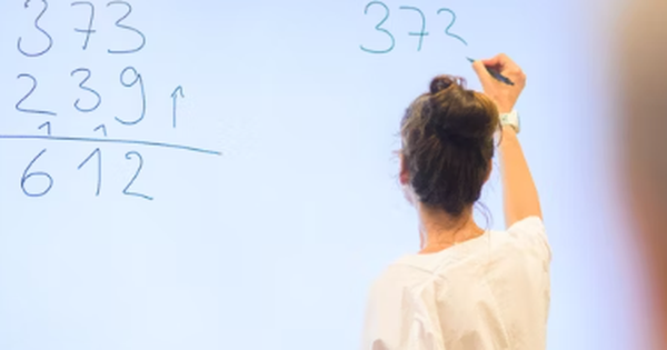 Nữ giáo viên nghỉ ốm suốt 16 năm vẫn lĩnh đủ lương 30 tỷ đồng nhưng hiệu trưởng khẳng định: “Tôi chưa từng nghe tên người này!”