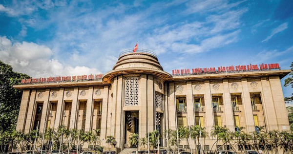 Ngân hàng Nhà nước có động thái mới, tỷ giá USD ngân hàng tăng chạm trần