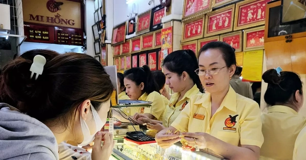 Giá vàng tăng điên loạn, hé lộ cách duy nhất cản được lúc này