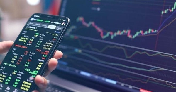 Chứng khoán tuần qua: VN-Index áp sát đỉnh 1.700 điểm, khối ngoại “xả” kỷ lục hơn 11.400 tỷ đồng