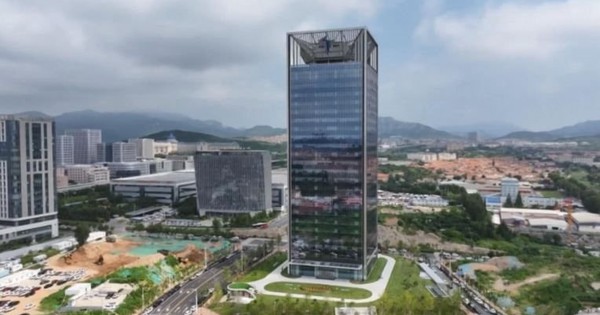 Trung Quốc khánh thành siêu công trình không phát thải carbon: Vận hành như nhà máy điện thẳng đứng, bãi đỗ xe tự động có thể trả ngược điện năng