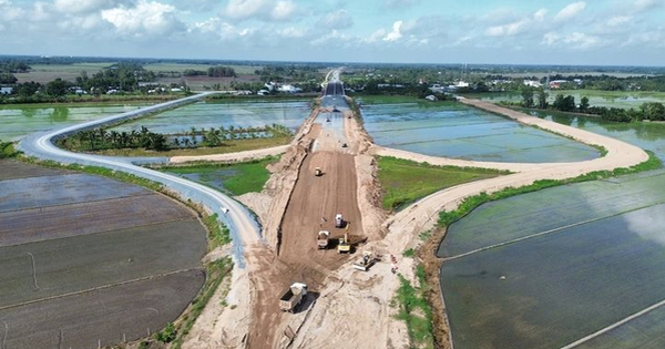 Cao tốc Cần Thơ - Hậu Giang - Cà Mau: Hàng ngàn kỹ sư, công nhân thi công xuyên lễ 2/9