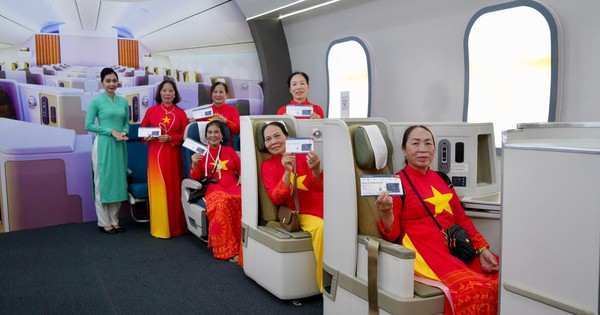 Vietnam Airlines tái hiện bầu trời với trải nghiệm bay sống động tại Triển lãm A80