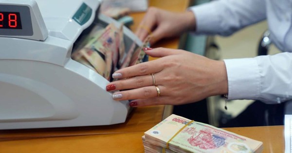 Gửi tiết kiệm ngân hàng 1 năm: Hưởng lãi suất cao nhất bao nhiêu?