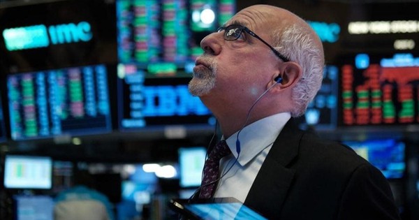 Phiên 7/8: Khối ngoại "quay đầu" bán ròng, ngược chiều chi hơn 400 tỷ gom một cổ phiếu ngân hàng