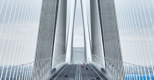 Đột phá chưa từng có của Trung Quốc: Dùng công nghệ ‘không cần’ con người xây siêu cầu dây văng lập 3 kỷ lục thế giới, riêng móng cao bằng toà nhà 24 tầng