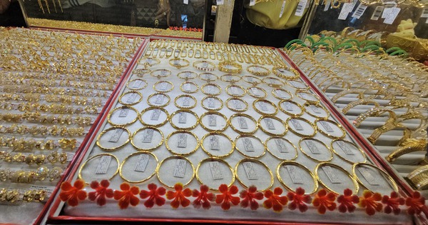 Chiều 12-9, giá vàng trong nước tiếp tục đà giảm