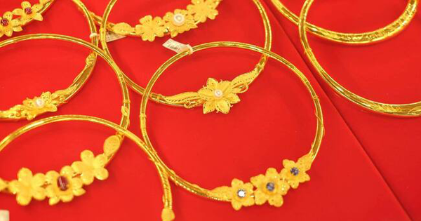 Giá vàng hôm nay 14/9: Đi xuống nhưng vẫn đứng ở ngưỡng cao