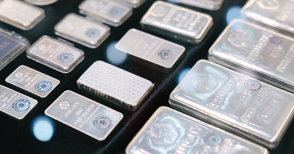 Giá bạc thỏi vượt mốc 45 triệu đồng/kg, tiếp tục lập đỉnh mới