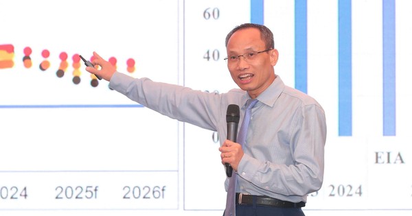 TS. Cấn Văn Lực: Một công chức tại Việt Nam hiện cần tới gần 26 năm làm việc mới mua được một căn chung cư, trong khi mức bình quân thế giới là 15 năm