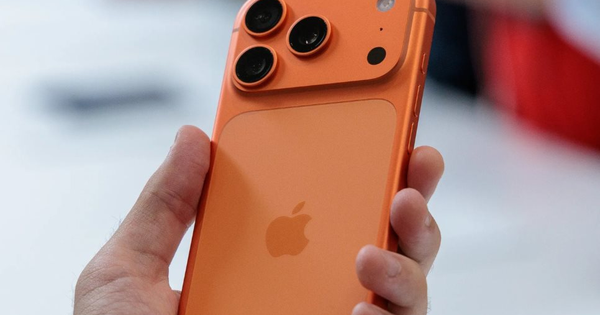 Chiếc điện thoại giá 2.000 USD: Nghệ thuật bán hàng đỉnh cao mang về hàng tỷ USD cho Apple