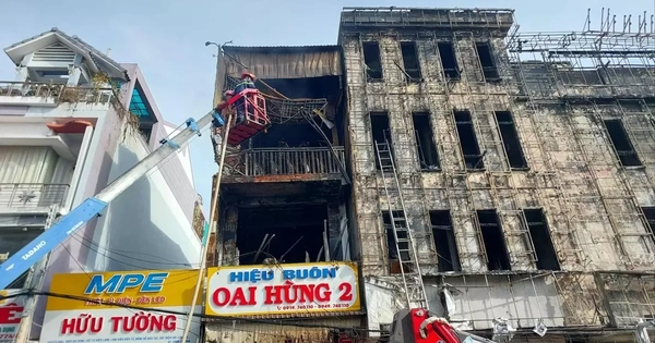 Cháy chi nhánh ngân hàng và tiệm tạp hóa ở Cà Mau