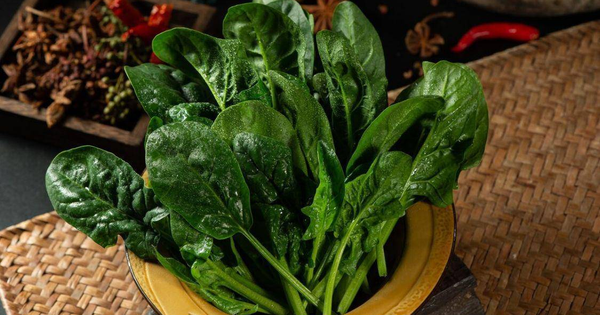 5 loại rau quả dễ "ngậm thuốc trừ sâu" nhất chợ, nhất là cái số 1