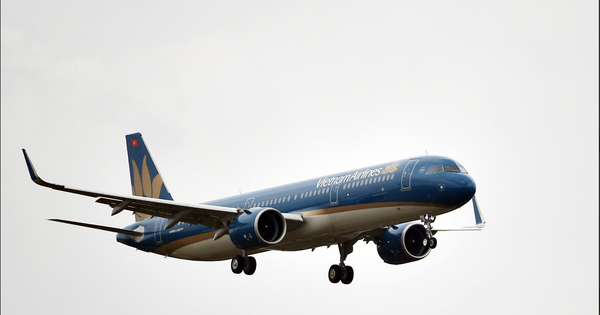 Loạt chuyến bay bị ảnh hưởng do siêu bão Ragasa