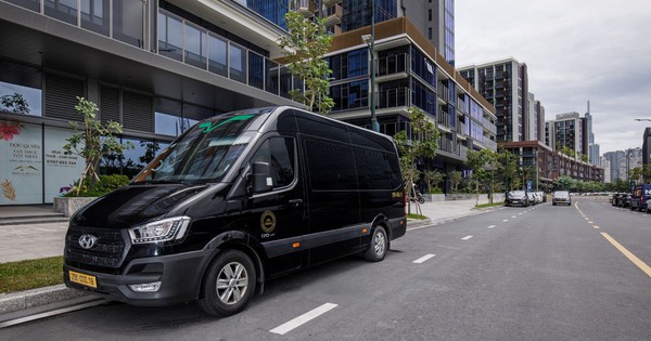 Xu hướng du lịch phong cách với limousine độc bản