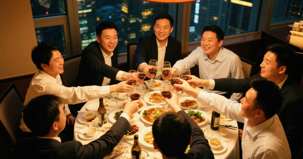 Đi họp lớp, tôi bị “tổng tài” cười nhạo làm bảo vệ, lúc tan tiệc tất cả sượng trân khi biết con tôi là ai!