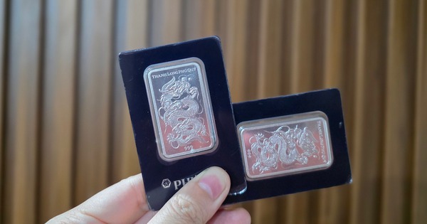 Giá bạc tăng vùn vụt