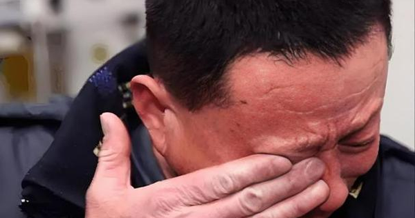 Dốc 100 triệu tiền đồng tiết kiệm mở tiệc mừng con trai đỗ đại học, nhưng cả làng ai cũng đến tay không: Không ngờ cuối buổi nhận cú sốc nghẹn lời