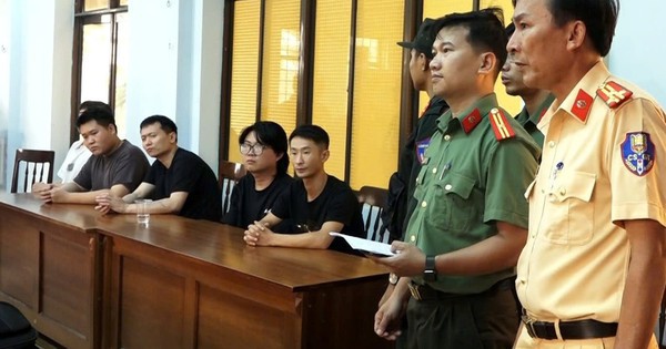 Phát hiện 2 ô tô chở nhiều người Trung Quốc có dấu hiệu nghi vấn nhập cảnh trái phép vào Việt Nam