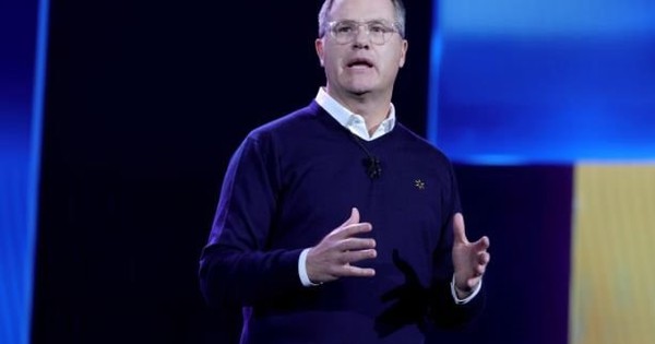 Giám đốc điều hành Walmart: AI sẽ thay đổi quy mô lớn mọi công việc!