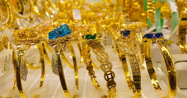 Sáng 29/9: Giá vàng trong nước tiếp tục lập đỉnh mới