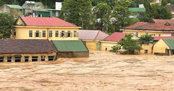 Bão số 10 suy yếu thành áp thấp nhiệt đới, hơn 700 xã nguy cơ lũ quét và sạt lở