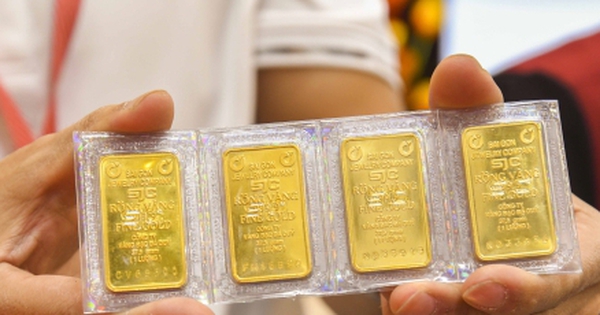 Vàng thế giới vượt 3.800 USD/ounce, trong nước lần đầu đạt 136 triệu đồng/lượng