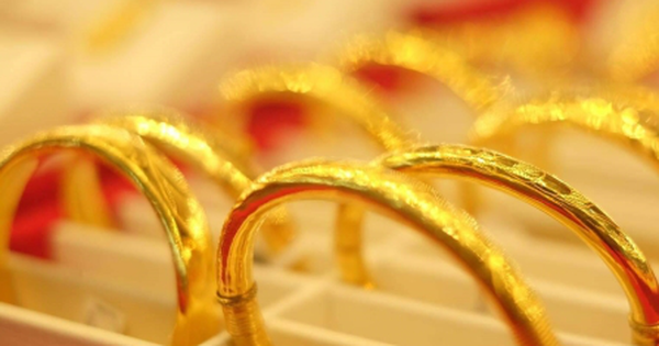 Giá vàng hôm nay 30/9: Tăng mạnh, đắt nhất lịch sử