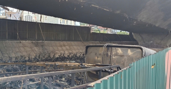 Cấm ô tô trên 18 tấn chạy hướng cầu Vĩnh Tuy đi Nguyễn Khoái sau vụ cháy bãi xe