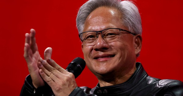 CEO Jensen Huang: Bán chip dưới vỏ bọc "AI có chủ quyền", marketing sản phẩm bằng nỗi sợ FOMO