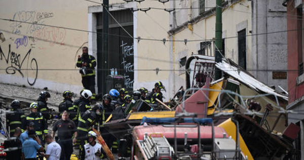 Bồ Đào Nha: Rơi toa xe điện khiến 33 người thương vong, xác định có người nước ngoài chưa rõ quốc tịch