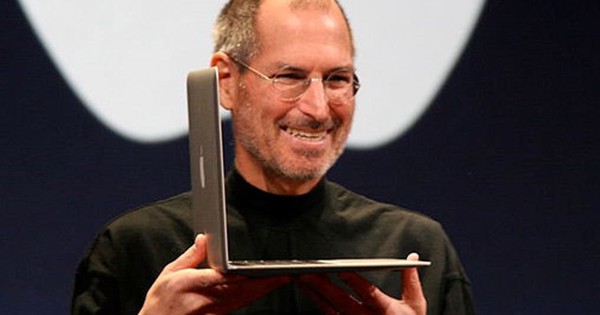 Mâu thuẫn với HĐQT, người đàn ông bị chính công ty mình gây dựng loại bỏ, đành lập đế chế riêng và cái kết bất ngờ!