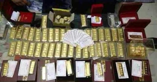 Đột kích nhà cựu giám đốc công ty cấp nước, tịch thu 676 tỷ đồng, 37,6 kg vàng, 50 giấy tờ bất động sản chất đống trong 40 thùng hoa quả