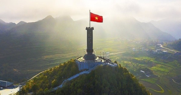 VN-Index sẽ ra sao sau khi vượt đỉnh mọi thời đại?