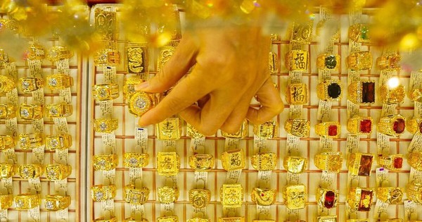 Giá vàng thế giới rời xa mốc đỉnh, giá vàng trong nước hôm nay sẽ ra sao?