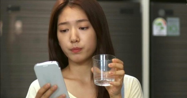 30 phút đầu tiên sau khi thức dậy rất quan trọng! Đừng làm 8 điều này vì chúng có thể "phá hỏng" cả ngày của bạn