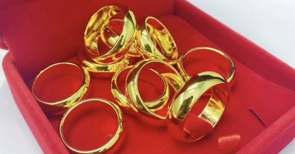 Bỏ 700 triệu mua vàng, hiện lãi hơn gấp đôi, người đàn ông vẫn than thở: "Mua vàng cả đời không bằng tiền lời lô đất