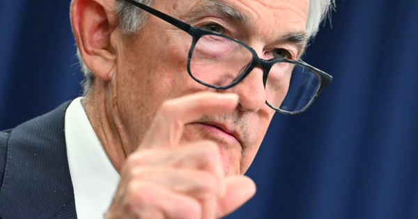 Số liệu việc làm giảm sốc nhưng giới chuyên gia lập tức "dội gáo nước lạnh" vào kỳ vọng của thị trường: Khả năng Fed hạ lãi suất mạnh tay là rất thấp!