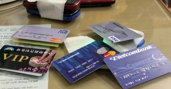 Tài khoản ngân hàng “bỏ không” có thể bị mất phí gì?