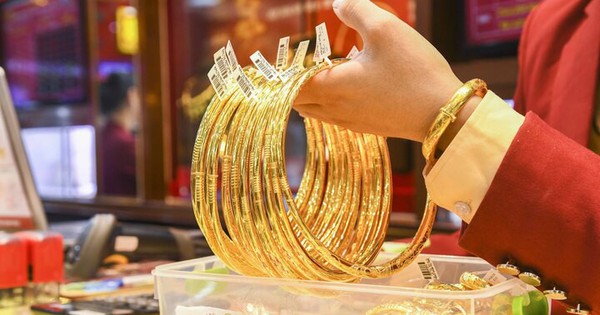 Giá vàng hôm nay 7/9: Vàng thế giới tăng 2 USD/ounce