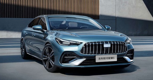 Hãng xe xây nhà máy 4.100 tỷ tại Hưng Yên ra mắt đối thủ Toyota Camry: siêu tiết kiệm xăng, ngoại hình như Mercedes, giá mềm từ 332 triệu đồng