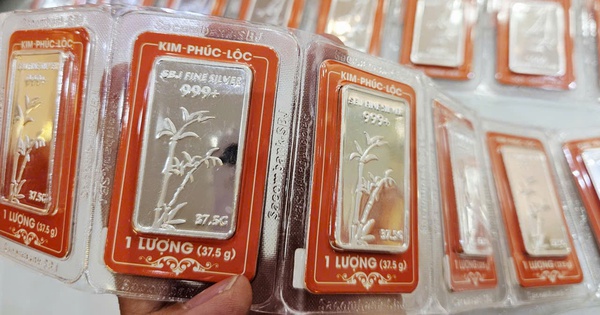 Nhiều người đang lo sốt vó vì "đu đỉnh" một kim loại quý không kém vàng