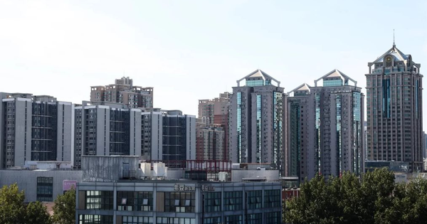 Mua 7 bán 5, giới siêu giàu Trung Quốc đồng loạt thoát bất động sản, đổ xô mua vàng, bảo hiểm: Chuyện gì đây?