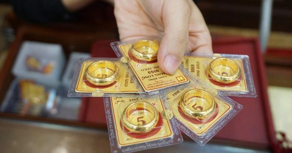 Giá vàng hôm nay tăng mạnh, người mua vàng tại Bảo Tín Minh Châu, Bảo Tín Mạnh Hải chú ý: Thông báo khẩn từ doanh nghiệp này!