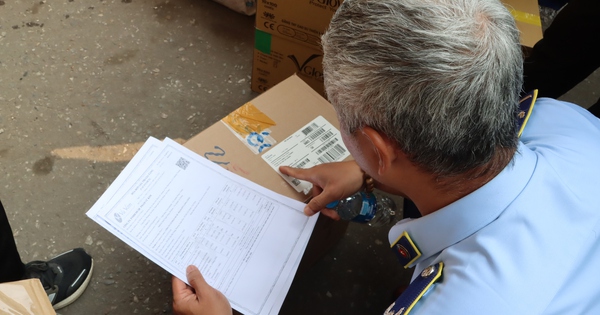 Kiểm tra đột xuất ga Hà Nội, phát hiện lượng lớn hàng hóa nghi nhập lậu