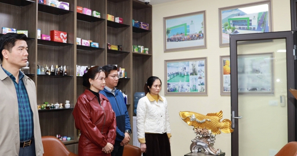 Gần 200 cảnh sát đồng loạt khám xét 5 địa điểm trong chuyên án đặc biệt lớn, khởi tố Tổng giám đốc Đoàn Trung Đức