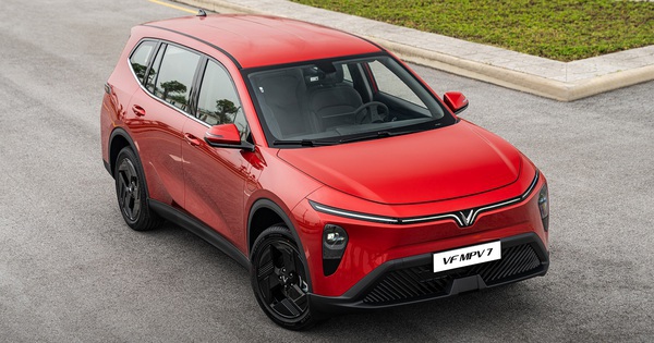 VinFast của ông Phạm Nhật Vượng tung mẫu Limo Green phiên bản "biển trắng", giá 819 triệu đồng