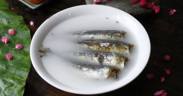 “Kẻ thù truyền kiếp” của mùi tanh: Ngâm cá vào, tanh mấy cũng bay màu, thịt thơm ngon xuất sắc, ai sợ thì thử đi