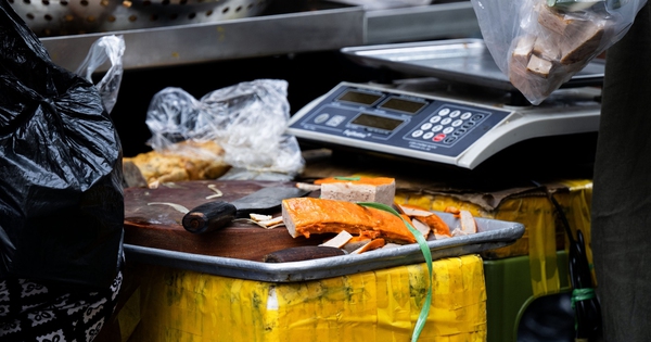 Hàn the “cho “tí ti" thôi, 10kg thịt chỉ cho nửa thìa”: Ăn không chết là không sao?